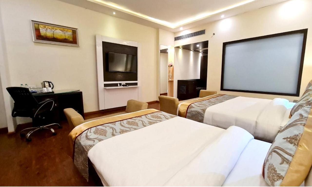 Bravura Gold Resort Мирут Екстериор снимка