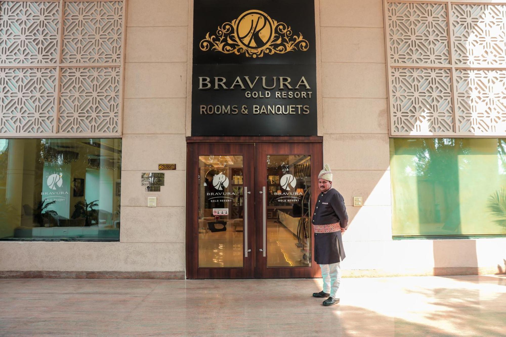 Bravura Gold Resort Мирут Екстериор снимка