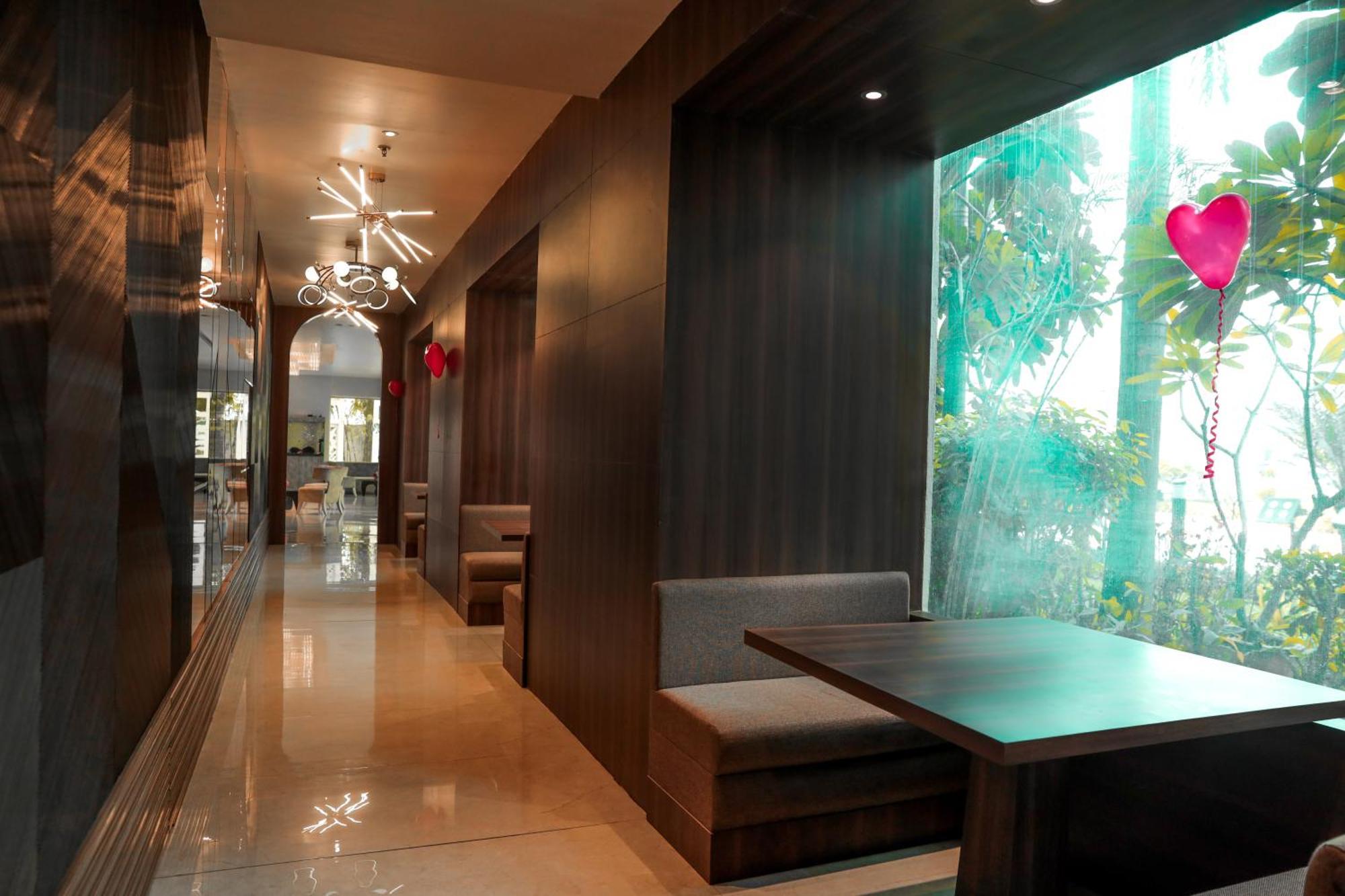 Bravura Gold Resort Мирут Екстериор снимка