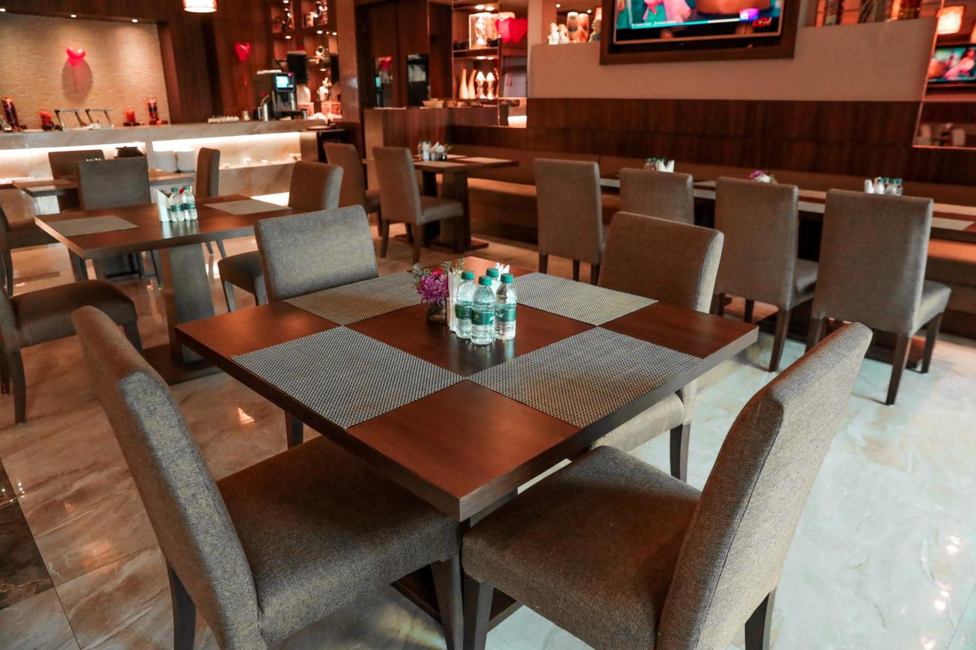 Bravura Gold Resort Мирут Екстериор снимка