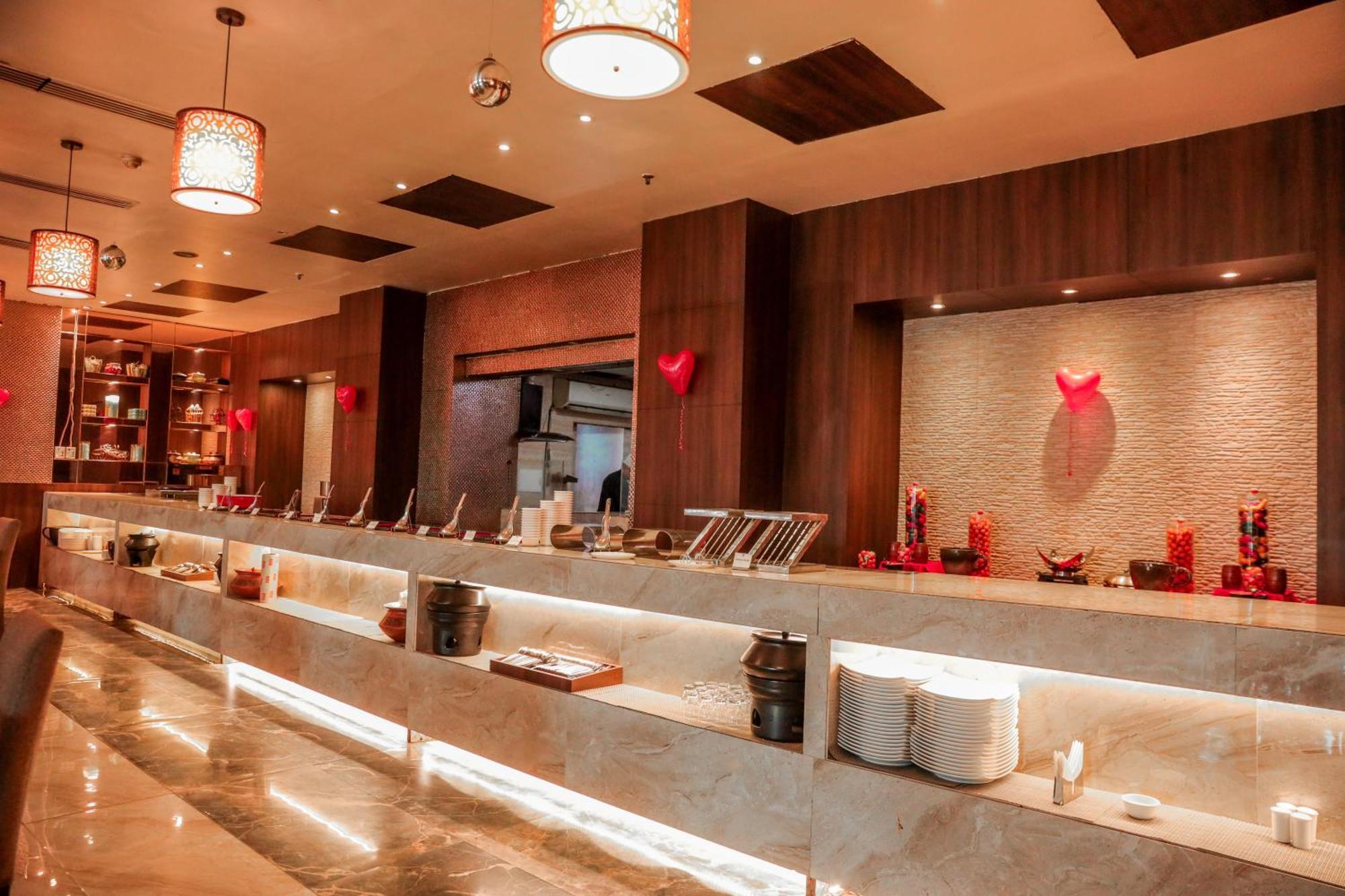 Bravura Gold Resort Мирут Екстериор снимка