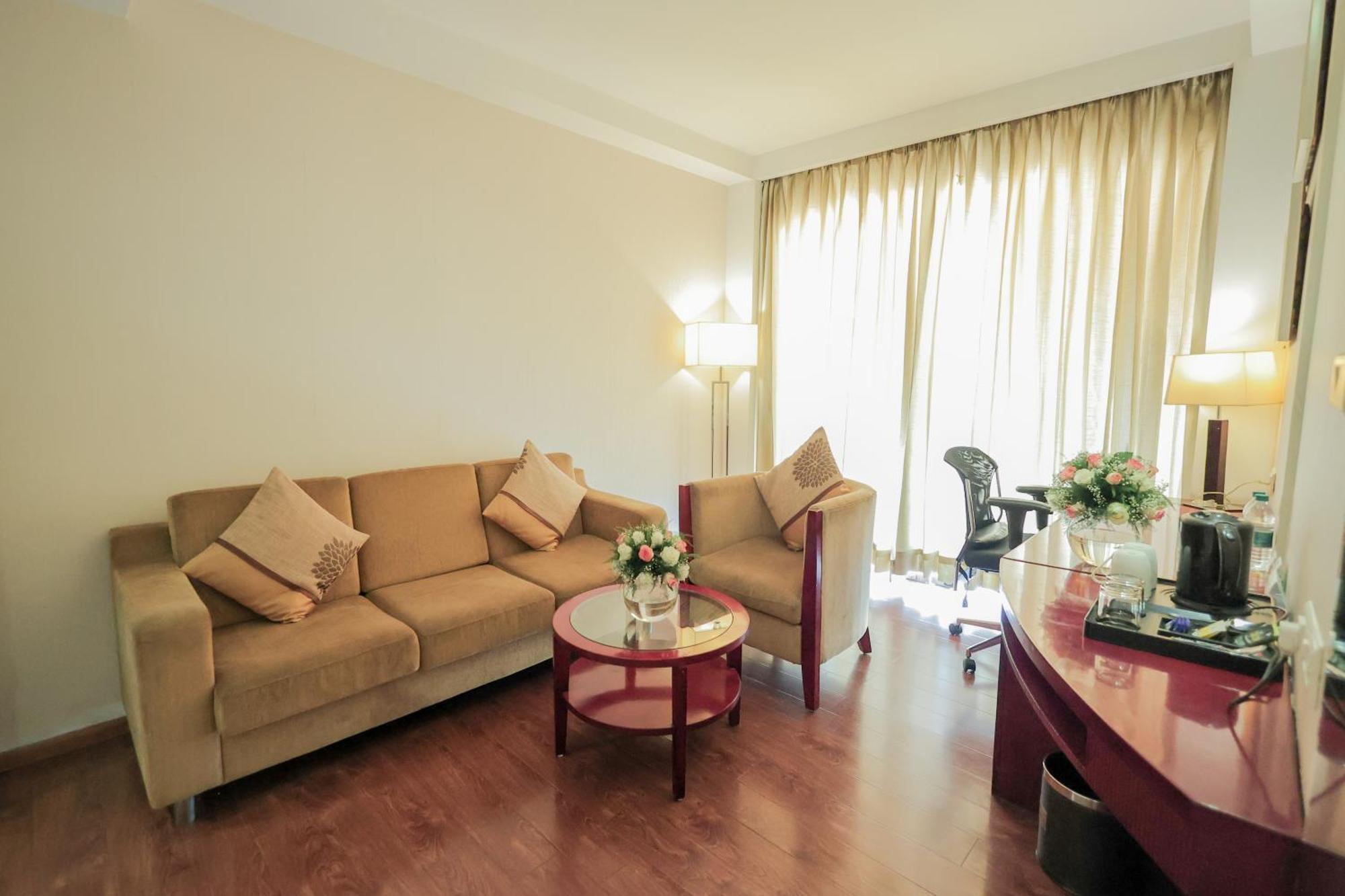 Bravura Gold Resort Мирут Екстериор снимка