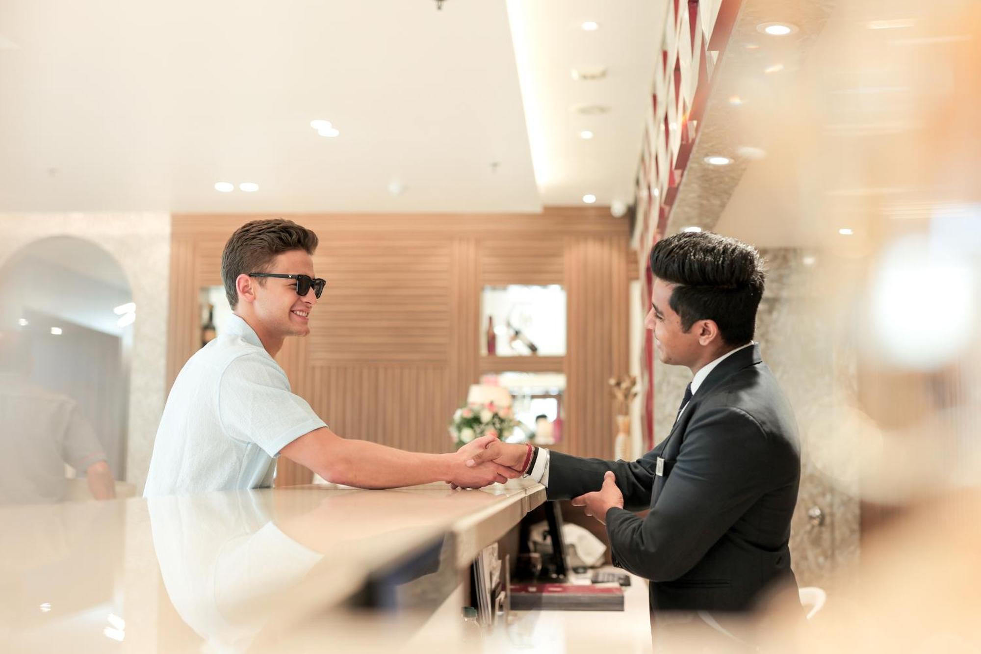 Bravura Gold Resort Мирут Екстериор снимка