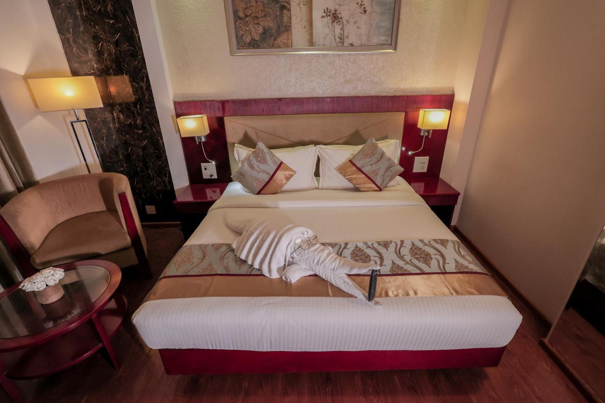 Bravura Gold Resort Мирут Екстериор снимка