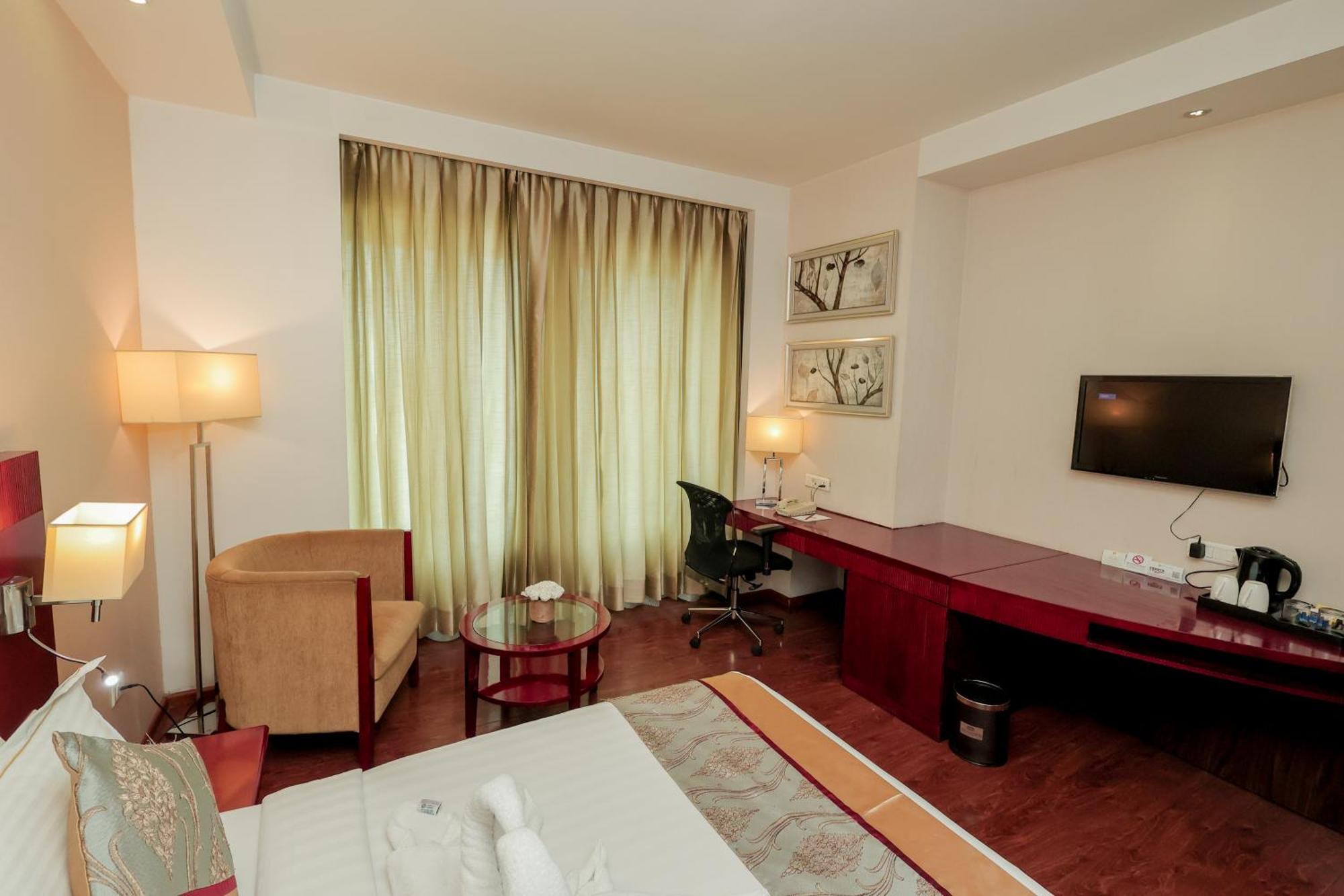 Bravura Gold Resort Мирут Екстериор снимка