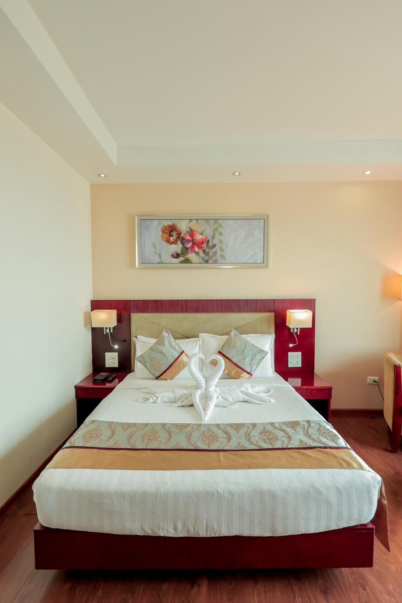 Bravura Gold Resort Мирут Екстериор снимка
