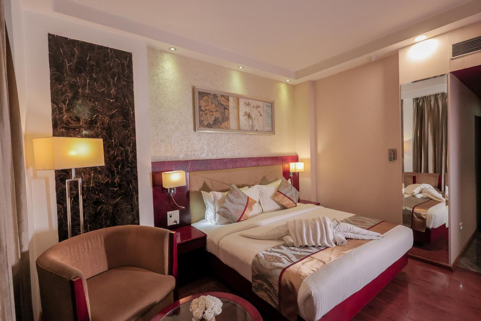 Bravura Gold Resort Мирут Екстериор снимка