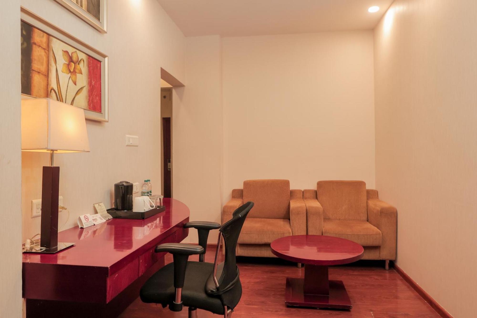 Bravura Gold Resort Мирут Екстериор снимка
